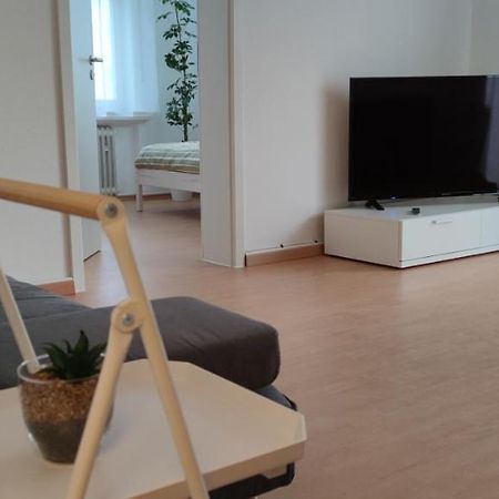 Schoene Und Optimal Gelegene Wohnung Og Weisskirchen Exterior foto