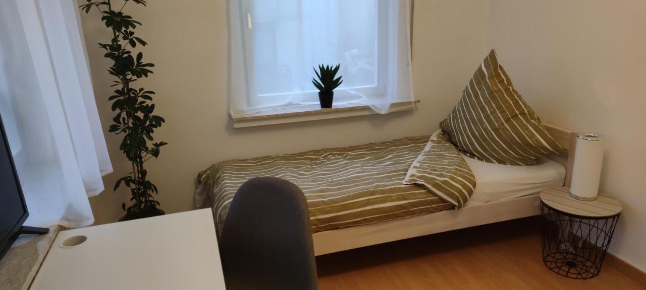 Schoene Und Optimal Gelegene Wohnung Og Weisskirchen Exterior foto