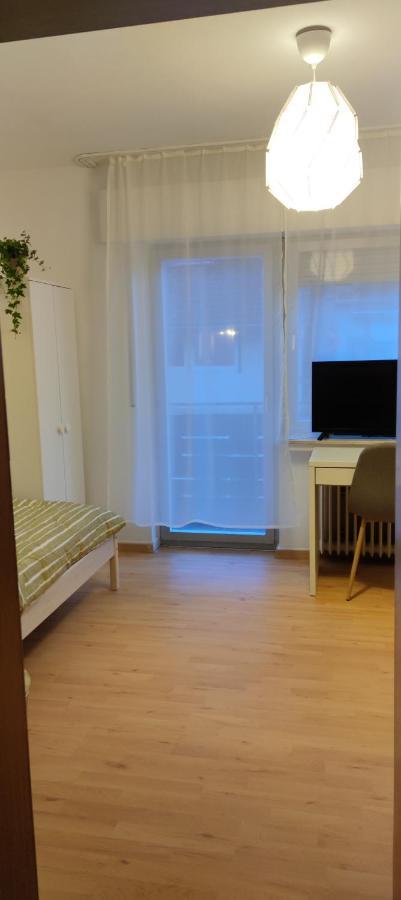 Schoene Und Optimal Gelegene Wohnung Og Weisskirchen Exterior foto